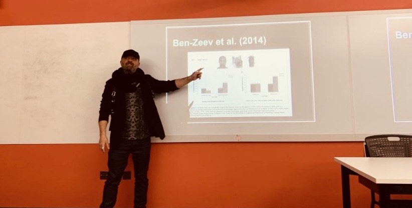 Professor Ben-Zeev gives a presentation to BNA Scholars